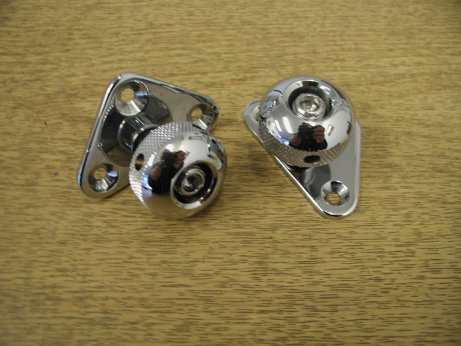 Side Screen Knob (each)