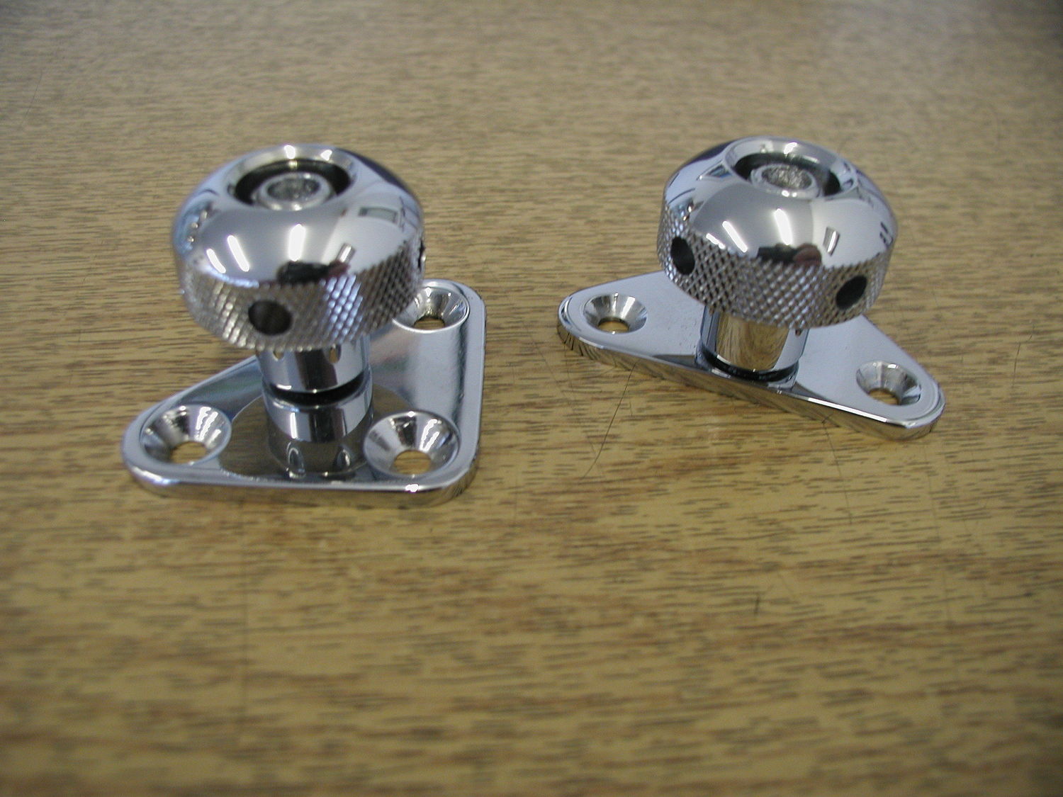 Side Screen Knob (each)