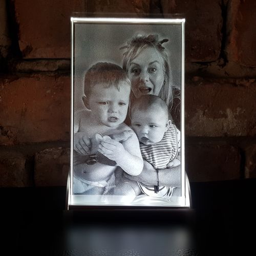 Glass portraits and light stand