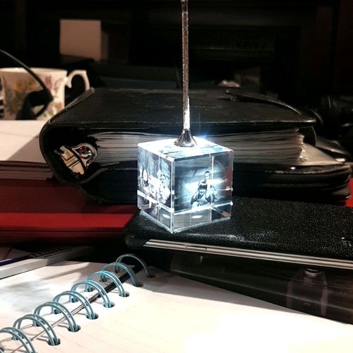 Crystal memo holders