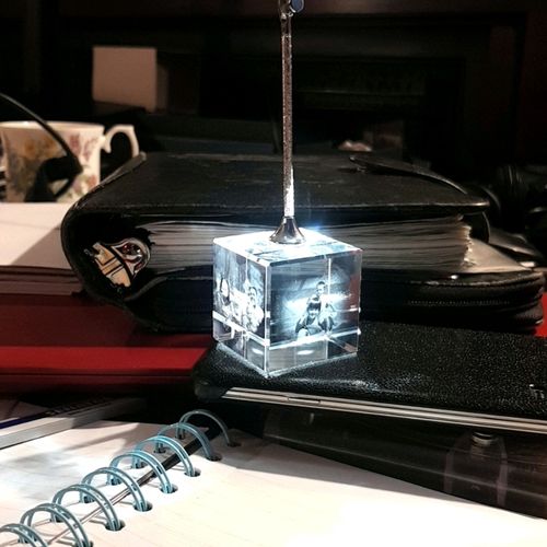 Crystal memo holders