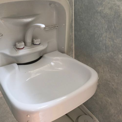 Auto Sleeper Duetto Camper Van - 2001(51)reg Ford Transit 2.4TD - 54520 Miles