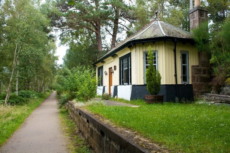 Bike Hire Ballater, Electric Bike Scotland, Carbon Road Bike Hire