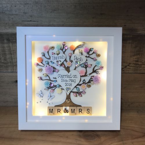 LED Mr & Mrs Wedding Frame