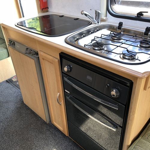 Elddis Avante 505 Caravan 5 Berth 2003 Model - Nice Specification