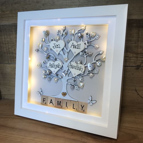 “Pretty with pearls ” family tree frame