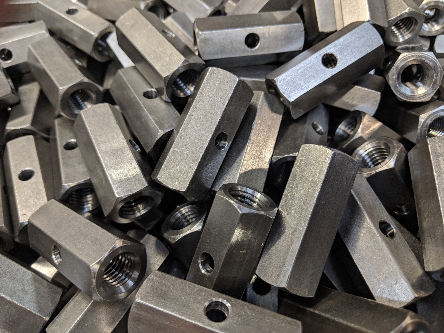 Connector nuts with viewing port