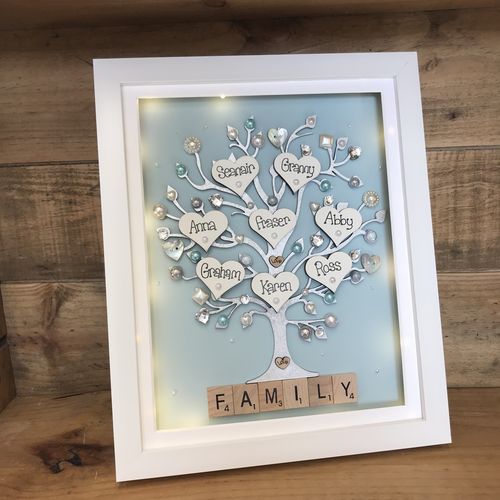 Large “ pretty with pearls “ family tree frame