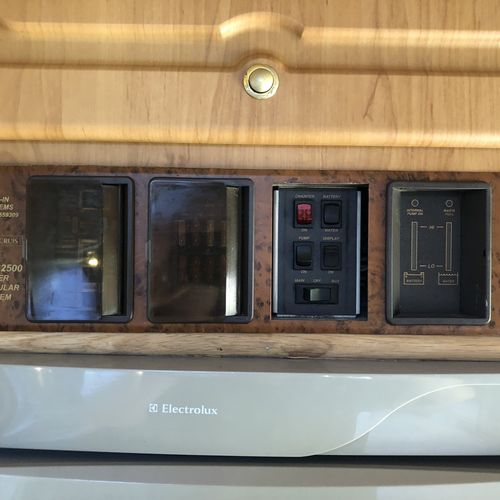 Autocruise Wentworth Motorhome 4 Berth - 52reg Peugeot Boxer 2.8 HDi - Huge Spec