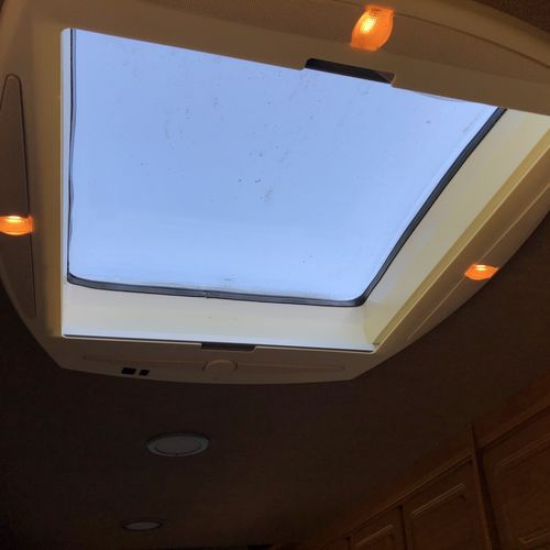 Autocruise Wentworth Motorhome 4 Berth - 52reg Peugeot Boxer 2.8 HDi - Huge Spec