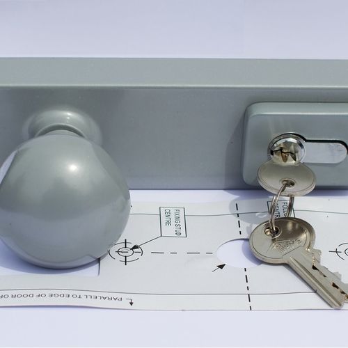 Outside Locking Knob