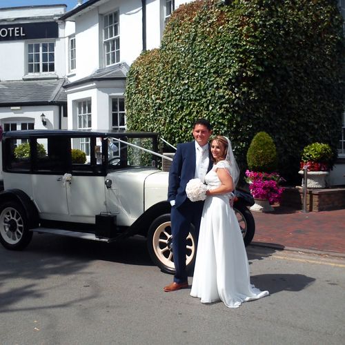 Gallery | Wedding Cars Harpenden, St Albans, Watford, Hemel Hempstead | Heritage Classic Cars