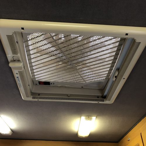 Swift Mondial Grand Tourer Camper Van 2 Berth - Fiat Ducato 2000(X)reg 1.9TD