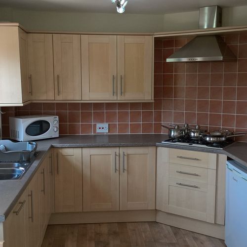 Cleevelands Drive 4 bedrooms, 3 bathrooms by the racecourse roundabout in Cheltenham!