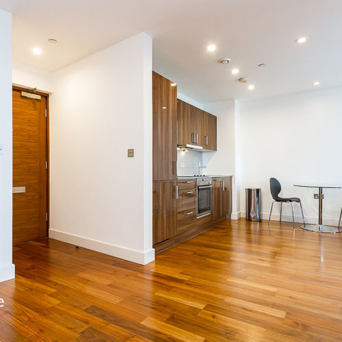 HAYES APARTMENTS CARDIFF CITY CENTRE FURNISHED TWO BEDROOM APARTMENT