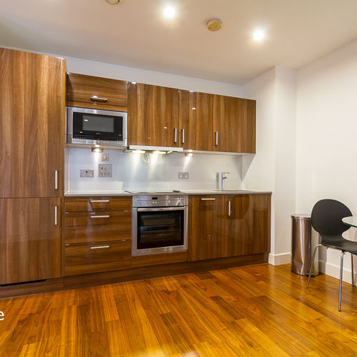 HAYES APARTMENTS CARDIFF CITY CENTRE FURNISHED TWO BEDROOM APARTMENT