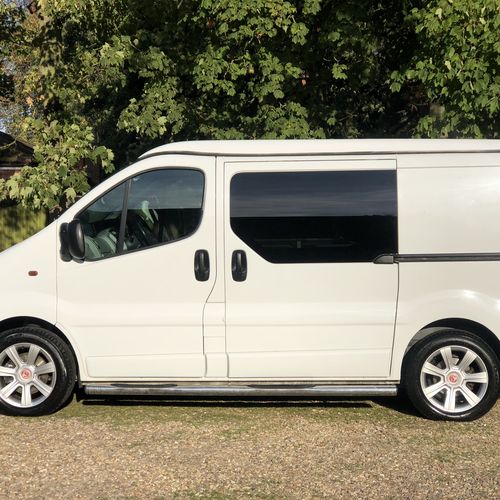 2010 Vauxhall Vivaro SWB 2.0 CDTi Camper Van 4 Berth - Elevating Roof - Stunning