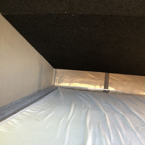 2010 Vauxhall Vivaro SWB 2.0 CDTi Camper Van 4 Berth - Elevating Roof - Stunning