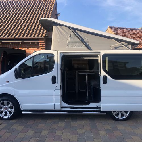 2010 Vauxhall Vivaro SWB 2.0 CDTi Camper Van 4 Berth - Elevating Roof - Stunning