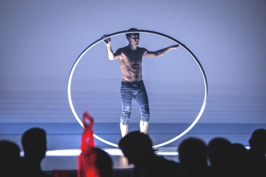 Cyr Wheel