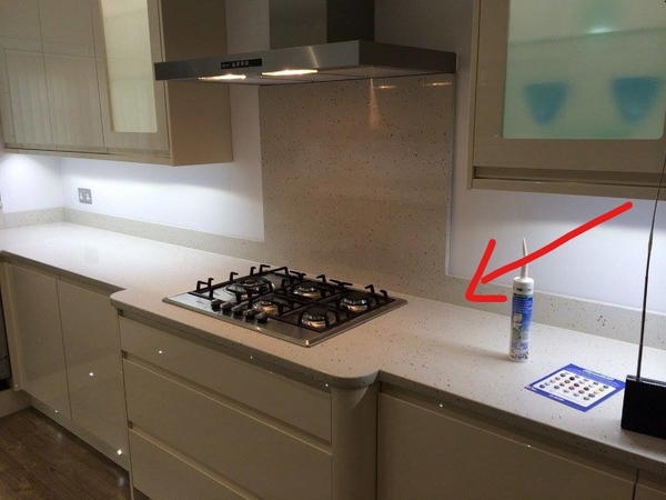 JOINTS ON QUARTZ AND GRANITE WORKTOPS