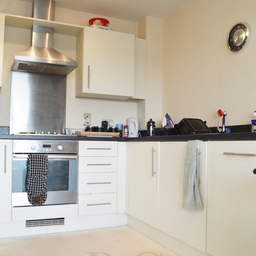 1 Bedroom Apartment, Overstone Court, Cardiff Bay