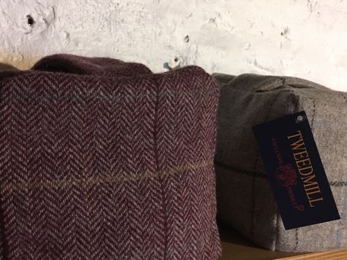 Woollen Throws & Blankets