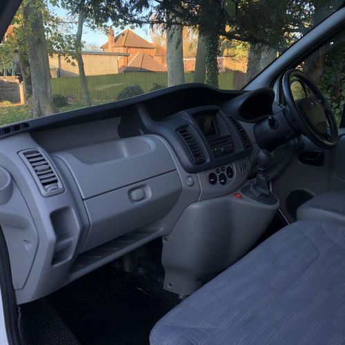 2011 Renault Trafic 2.0 DCi 115 - Camper Van - 2 Berth - Very clean!