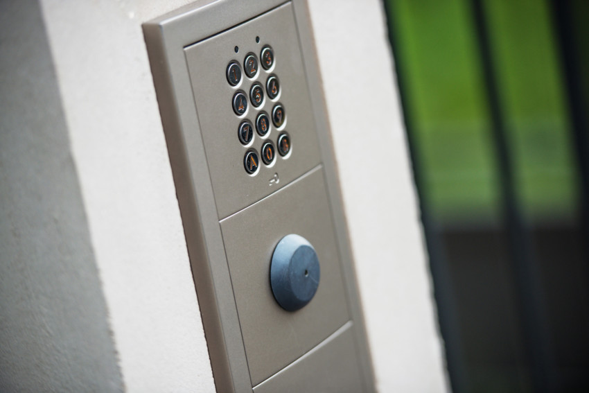 Access control & intercoms