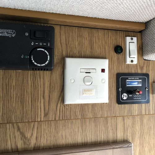 Autohomes Kompact Camper Van 2 Berth VW Volkswagen Transporter T4 1968cc Petrol