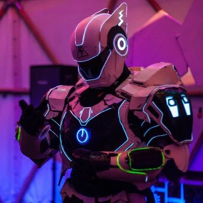 Artists & Entertainment 