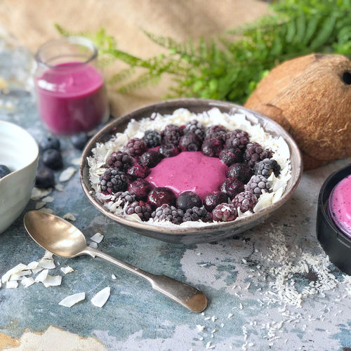 Cool Berry Smoothie Bowl