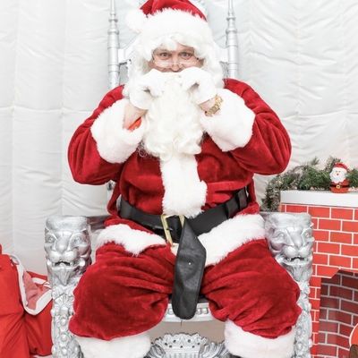 Artists & Entertainment 