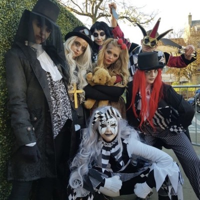 Artists & Entertainment 