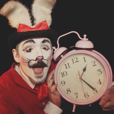 Artists & Entertainment 