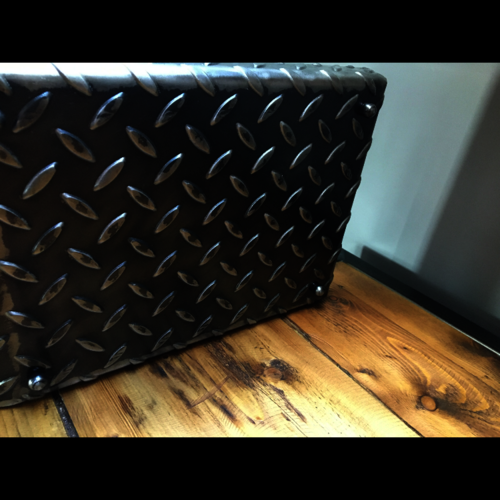 Chequer plate metal paper tray