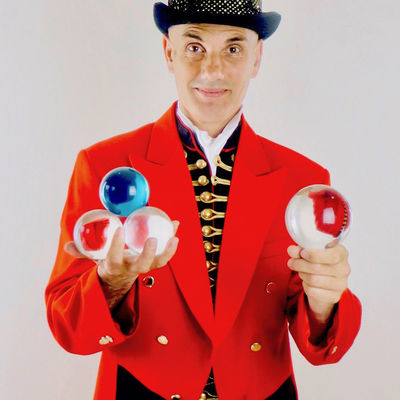 Artists & Entertainment 