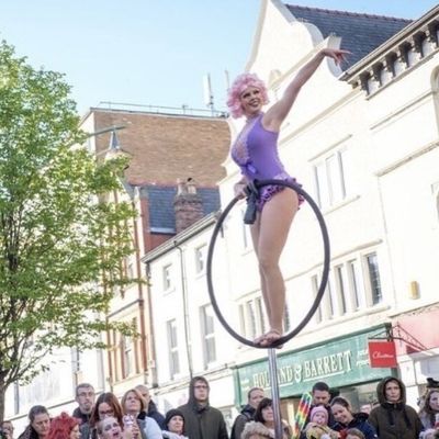 Artists & Entertainment 