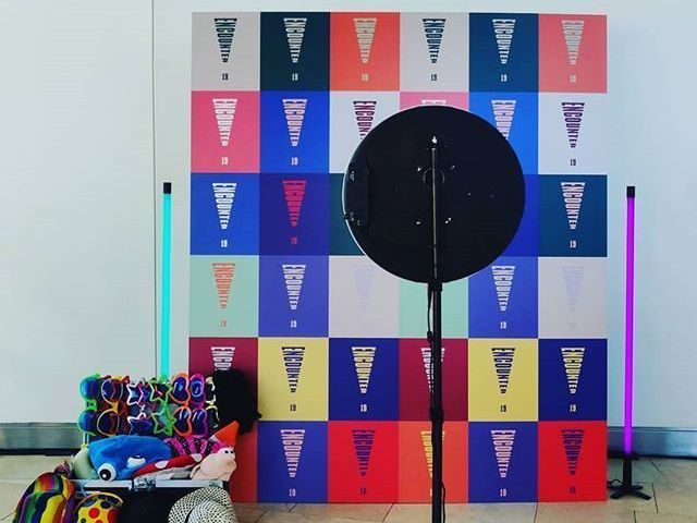 Ring Light GIF Photo Booth