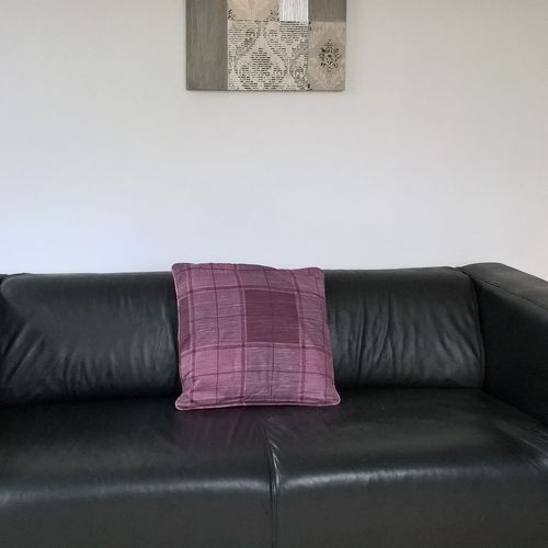 Walk to The Railway Station,Lansdown Castle Drive 2 bedroom Apartment For 3