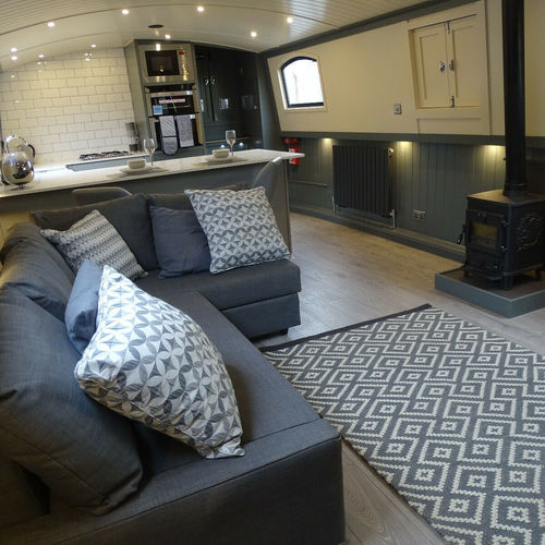 Brand-New-Ultra-Modern-Fully-Fitted-Widebeam-Boats-£170,000