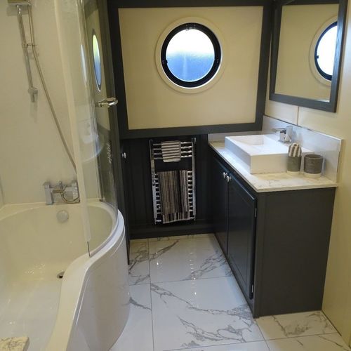 Brand-New-Ultra-Modern-Fully-Fitted-Widebeam-Boats-£170,000