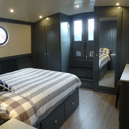 Brand-New-Ultra-Modern-Fully-Fitted-Widebeam-Boats-£170,000