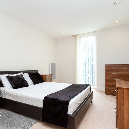 HAYES APARTMENTS CARDIFF CITY CENTRE FURNISHED TWO BEDROOM APARTMENT
