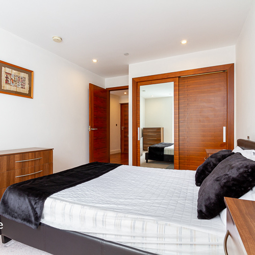 HAYES APARTMENTS CARDIFF CITY CENTRE FURNISHED TWO BEDROOM APARTMENT