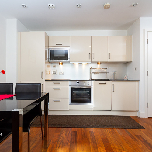 HAYES APARTMENTS CARDIFF CITY CENTRE FURNISHED TWO BEDROOM APARTMENT