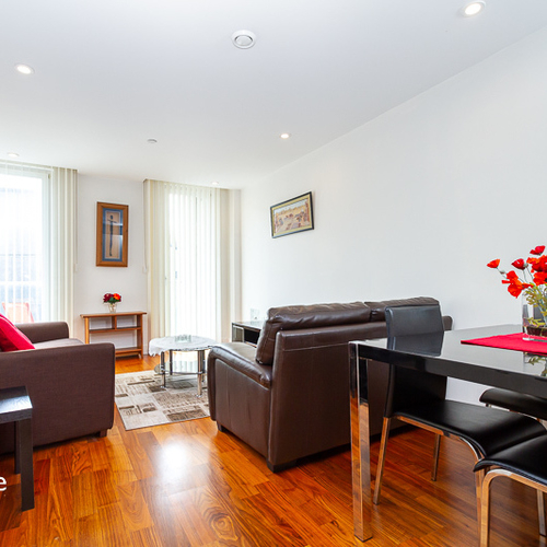 HAYES APARTMENTS CARDIFF CITY CENTRE FURNISHED TWO BEDROOM APARTMENT
