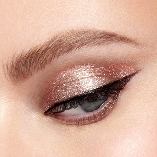 Eye Kit Shows Topper