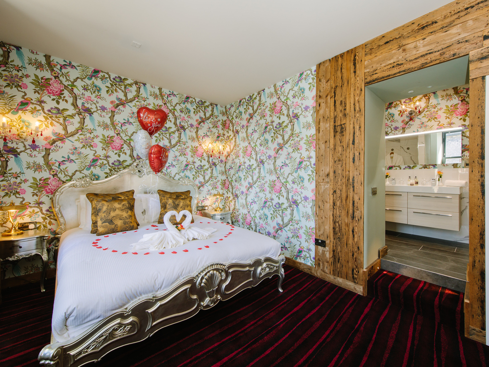 Deluxe Junior Suite - "Lovers Suite"