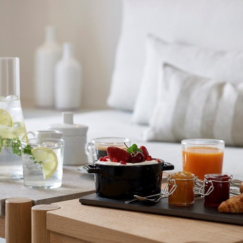 Bill & Coo Suites and Lounge